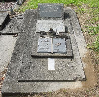 CHATFIELD Alfred William 1812-1892 grave.jpg